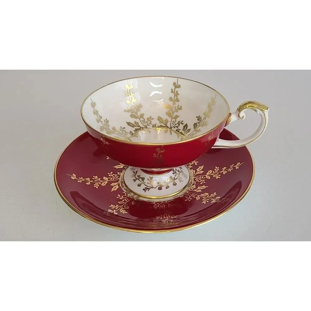 Vintage Stunning Aynsley Burgundy and Gold Teacup and Saucer,‎ Made In England - Picture 2 of 8